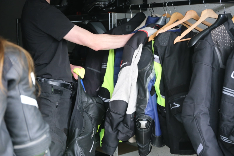 Leenkleding Motorrijles Max